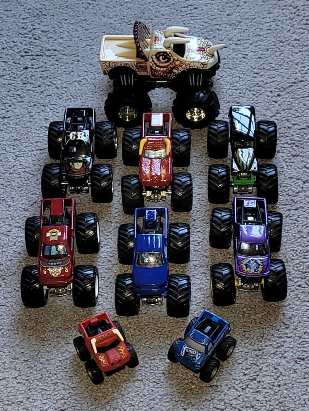 Hot Wheels Monster Jam Diecast Monster Trucks Lot –  Grave Digger, El Toro Loco